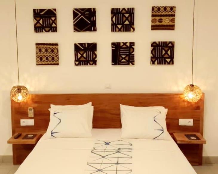 Hotel Les Palmiers Ουαγκαντουγκού Εξωτερικό φωτογραφία