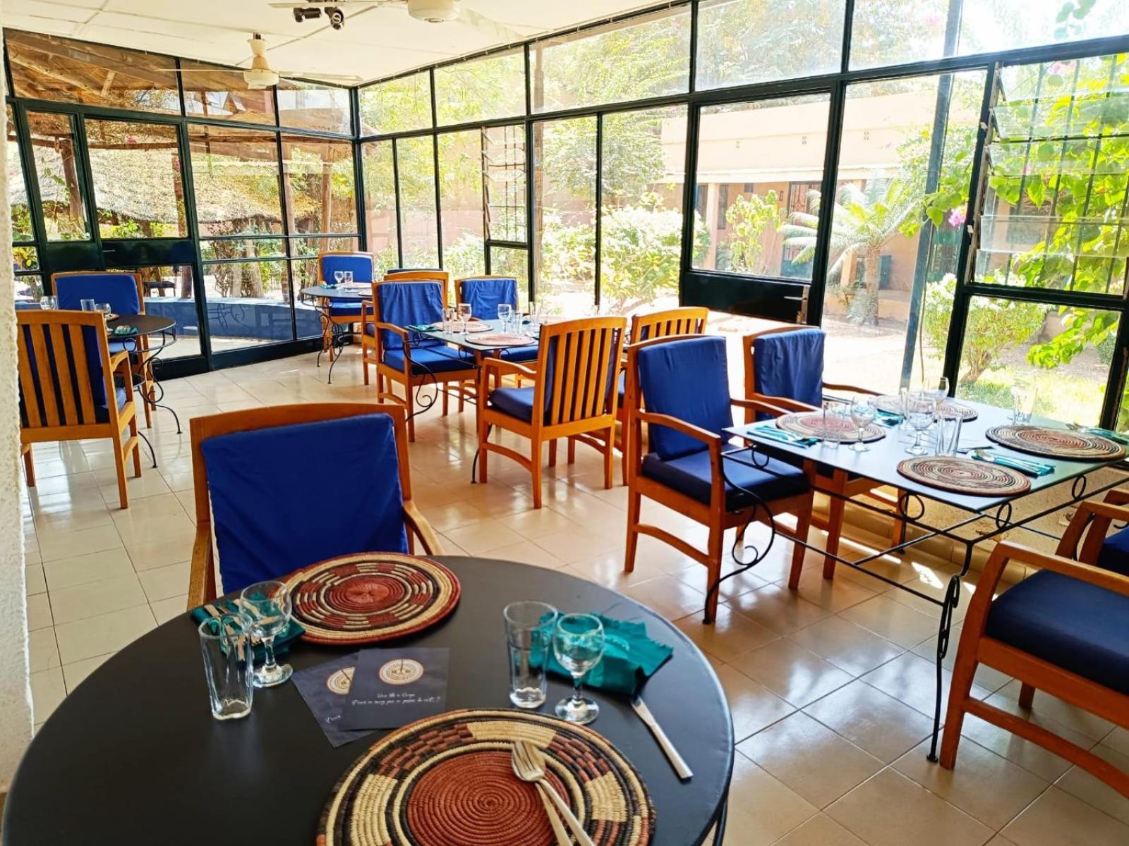 Hotel Les Palmiers Ουαγκαντουγκού Εξωτερικό φωτογραφία