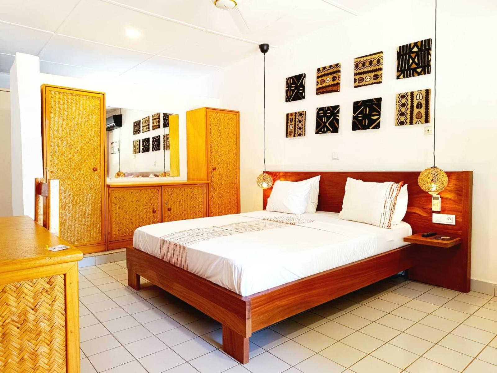 Hotel Les Palmiers Ουαγκαντουγκού Εξωτερικό φωτογραφία