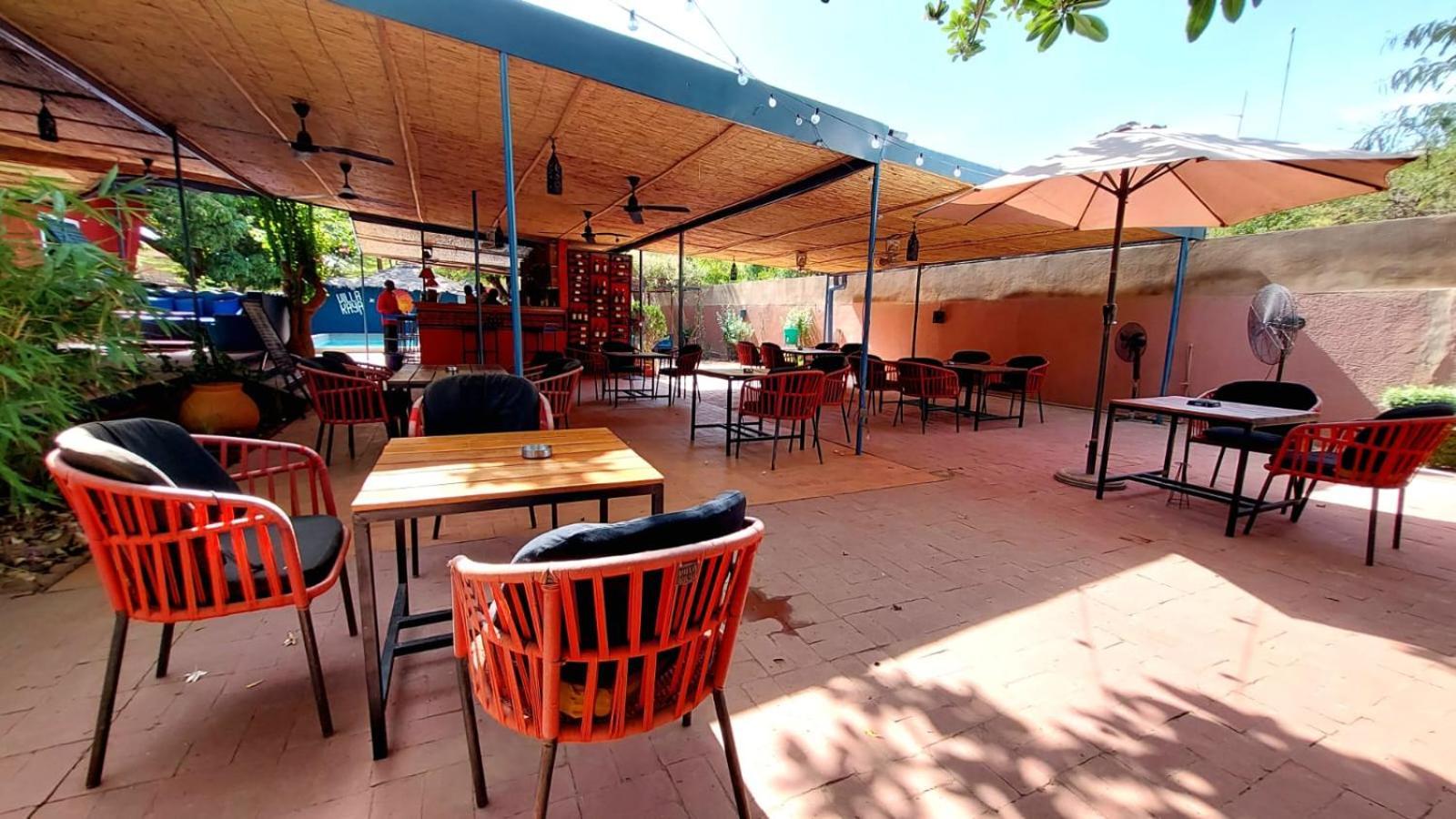 Hotel Les Palmiers Ουαγκαντουγκού Εξωτερικό φωτογραφία